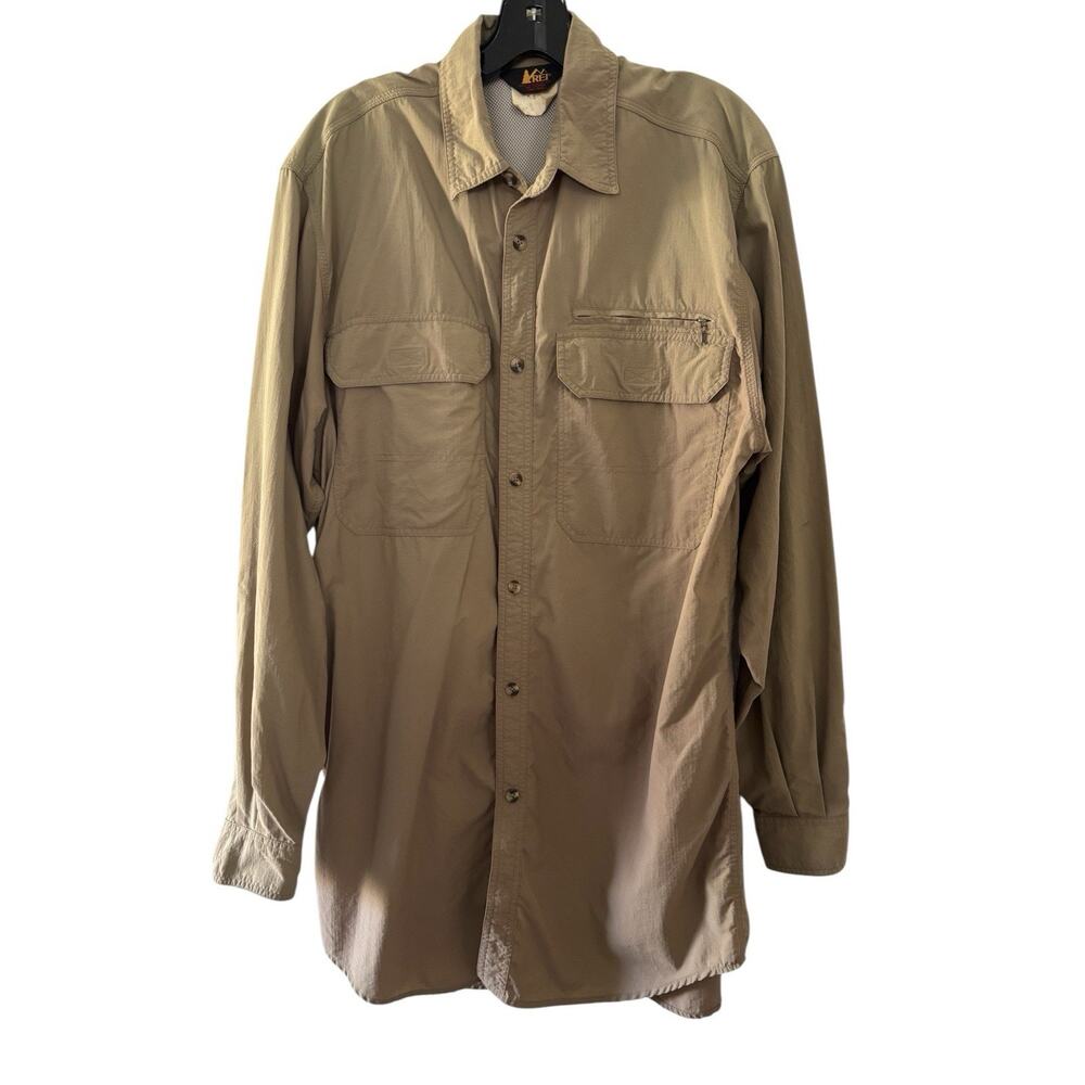 REI Men Out Door Button Up Top Size MT Khaki Long Sleeve Pockets